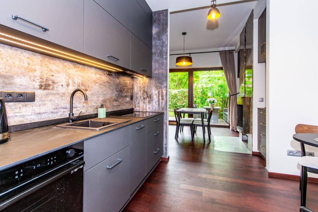 Inpoint 2-Bedrooms Apartment With Private Garden And Free Parking Cracovia Esterno foto
