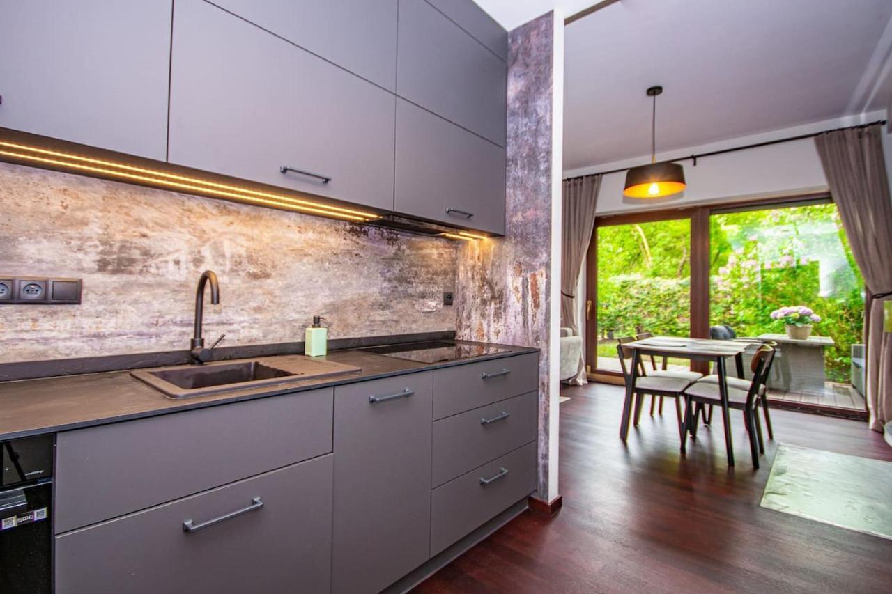 Inpoint 2-Bedrooms Apartment With Private Garden And Free Parking Cracovia Esterno foto